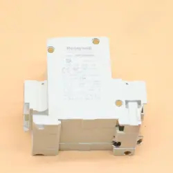 CIRCUIT PROTECTOR