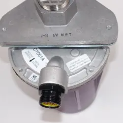 NEW 1PC HONEYWELL C7061A1046 FLAME DETECTOR REPLACES IN BOX EXPEDITED SHIPPING