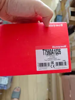 1PC NEW HONEYWELL HONEYWELL T7560A1026 TEMPERATURE SENSOR