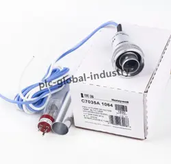 1PC NEW HONEYWELL C7035A1064 UV FLAME DETECTOR C7035A1064