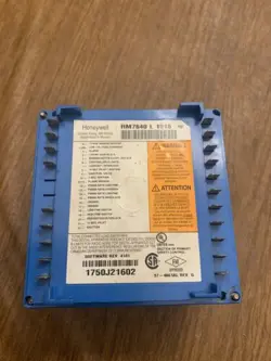 HONEYWELL RM7840L1018 AUTOMATIC BURNER CONTROL