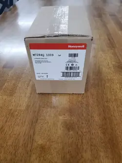 NEW IN BOX HONEYWELL M7284Q1009 MODUTROL MOTOR