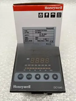 NEW HONEYWELL DC1040CR-701100-E TEMPERATURE CONTROLLER