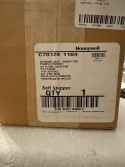 HONEYWELL C7012E1104 DYNAMIC SELF CHECK UV FLAME DETECTOR