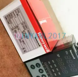 1PCS NEW HONEYWELL DC1020CT-302000-E TEMPERATURE CONTROLLER