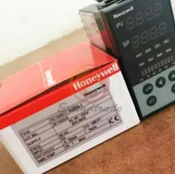 1PC NEW HONEYWELL DC1020CT-302000-E TEMPERATURE CONTROLLER
