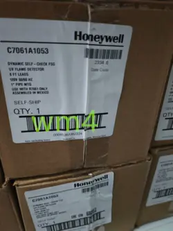 1PC BRAND NEW  IN BOX HONEYWELL C7061A1053 UV FLAME DETECTOR