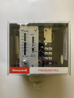 1050 PRESSURE CONTROLLER