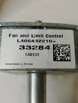 HONEYWELL L4064B2210 LIMIT CONTROL L4064 B 2210 NEW-OLD STOCK