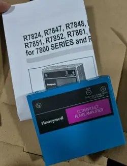 NEW ORIGINAL HONEYWELL R7849 A 1023 ULTRAVIOLET FLAME AMPLIFIER R7849A1023#