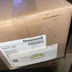 NOS IN BOX HONEYWELL C7035A1023 BURNER FLAME SENSOR