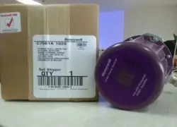 HONEYWELL C7061A1020 UV FLAME DETECTOR 1PC EXPEDITED SHIPPING C7061A 1020 NEW