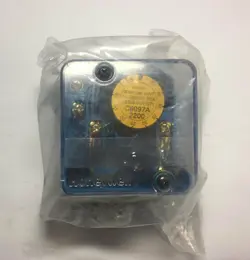 NEW IN BOX HONEYWELL C6097A2200 PRESSURE SWITCH ONE YEAR WARRANTY