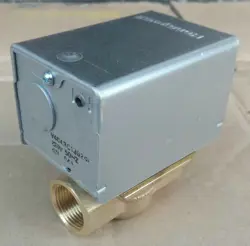 NEW IN BOX HONEYWELL V4043C1362B 2-WAY SOLENOID VALVE FREE SHIPPING