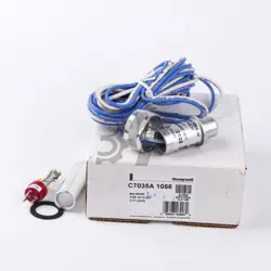ONE NEW HONEYWELL C7035A1056 C7035A 1056 FLAME DETECTOR