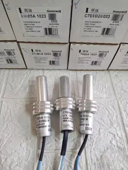  HONEYWELL C7035A 1023 BURNER FLAME SENSOR EXPEDITED SHIPPING C7035A1023