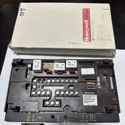 HONEYWELL Q7300B1008 THERMOSTAT SWITCHING SUBBASE FOR T7300 ~