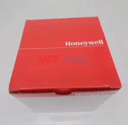 NEW ONE HONEYWELL DC1040CR-30210B-E TEMPERATURE CONTROLLER