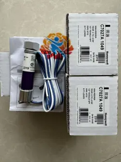 HONEYWELL C7027A1049 C7027A-1049 FLAME DETECTOR SENSOR NEW #G