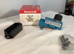 HONEYWELL BZE6-2RN MICROSWITCH NOS USA
