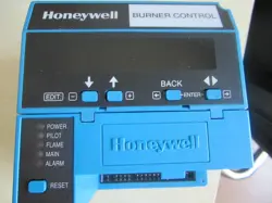 1PC HONEYWELL RM7800L1012 BURNER CONTROL NEW EXPEDITED SHIPPING /