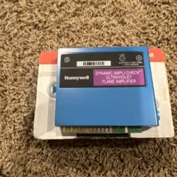 HONEYWELL R7849B-1021 / R7849B1021 (NEW IN BOX)