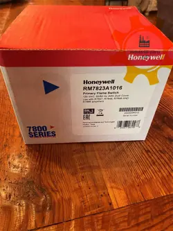 NEW PCS HONEYWELL CONTROLLER RM7823A1016 RM7823A 1016