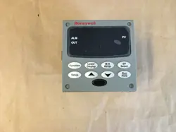 HONEYWELL UDC2500 CONTROLLER 90-250VAC DC2500-E0-0L00-200-10000-00-0  (KB)