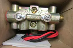 NEW HONEYWELL V935LEH2150 SKINNER VALVE 