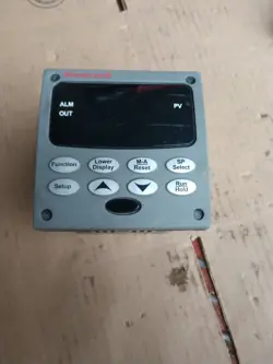 HONEYWELL DC2500-C0-0A00-100-00000-00-0 TEMPERATURE