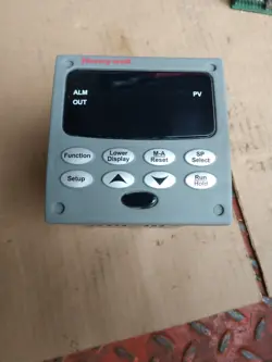 DIGITAL CONTROLLER DC2500-EE-0A0R-200-00000-E0-0