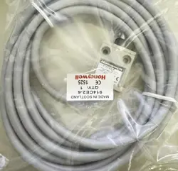 1PCS NEW HONEYWELL 914CE2-6 LIMIT SWITCH FREE DELIVERY