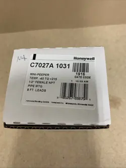 NEW HONEYWELL C7027A  1031 FLAME DETECTOR