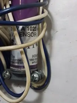 HONEYWELL C7027A 1023 MINI-PEEPER FLAME DETECTOR U.V. SENSOR (SP477)