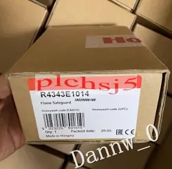 NEW IN BOX HONEYWELL R4343E1014  FLAME CONTROLLER