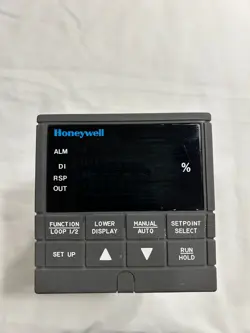 HONEYWELL UNIVERSAL DIGITAL CONTROLLER UDC3300 DC330B-EE-000-22-000000-00-0