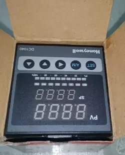 1PCS NEW HONEYWELL TEMPERATURE CONTROLLER DC1040CR-101000-E FREE SHIP