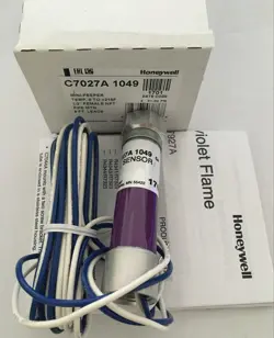 ONE NEW HONEYWELL C7027A1049 FLAME DETECTOR SENSOR FAST SHIPPING