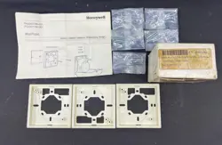 HONEYWELL 42007789-001 WALL PLATES FOR TEMPERATURE CONTROLLER 04/E20/007/2