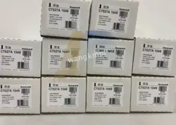 HONEYWELL C7027A1049 C7027A-1049 FLAME DETECTOR SENSOR NEW /.