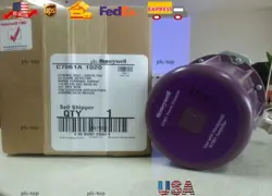 HONEYWELL C7061A1020 UV FLAME DETECTOR 1PC NEW FAST SHIPPING C7061A 1020