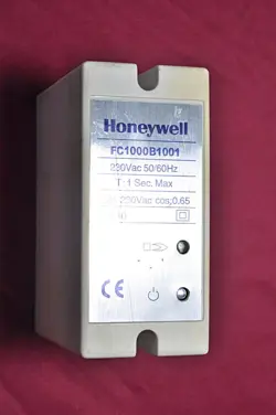HONEYWELL FC1000B1001 FLAME COMBUSTION CONTROL