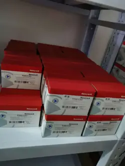 NEW HONEYWELL RM7895C1020