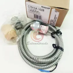 1PCS NEW HONEYWELL C7915A1028 FLAME DETECTOR 