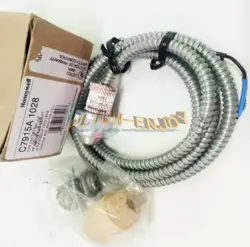 1PCS NEW HONEYWELL C7915A1028 FLAME DETECTOR 
