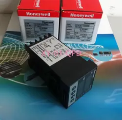 1PC NEW IN BOX HONEYWELL DC1010CT-302000-E TEMPERATURE CONTROLLERDC1010CT302000E