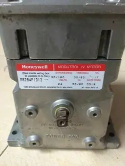 1013 NEW DHL