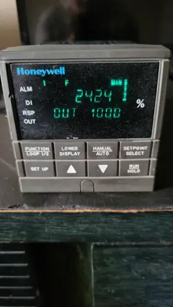 HONEYWELL UNIVERSAL DIGITAL CONTROLLER UDC3300 DC330B-KE-203-11-000000-00-0