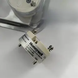 NEW HONEYWELL STT17H-BS TEMPERATURE TRANSMITTER FREE DELIVERY