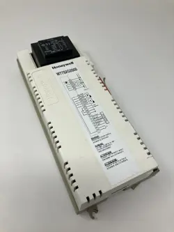 HONEYWELL W7752G2000 FAN COIL UNIT CONTROLLER W7752G-2000